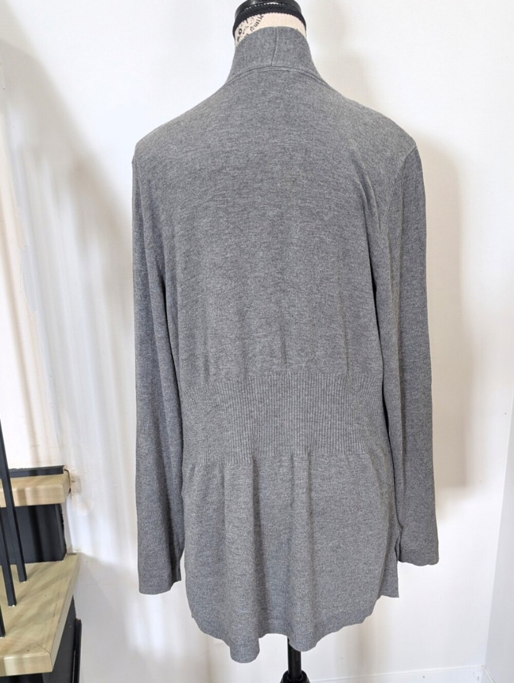 DENVER HAYES | Women's Medium Gray Soft Long Sleeve Split Hem Cardigan - Picture 4 of 6